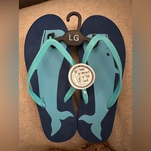 NWT NEW Beach Time Whale Flip Flops imprint sand Navy & Turquoise Blue L 9-10